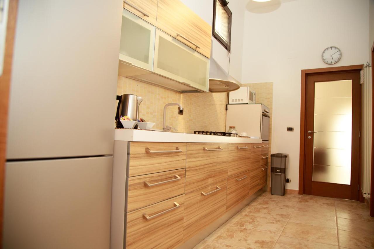 Residenza Le Chianche Bed & Breakfast Latiano Bagian luar foto